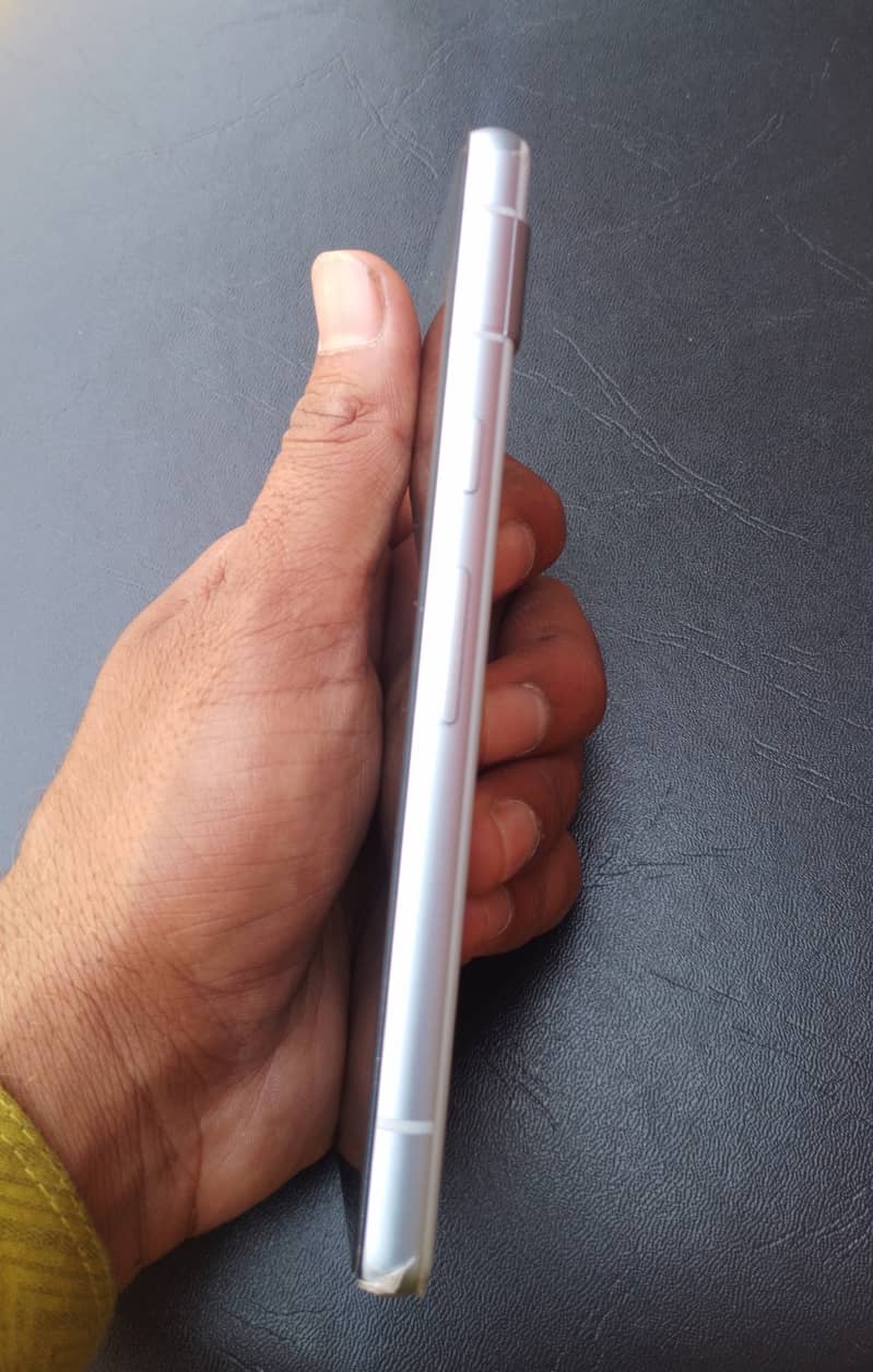 Google Pixel 7a 5