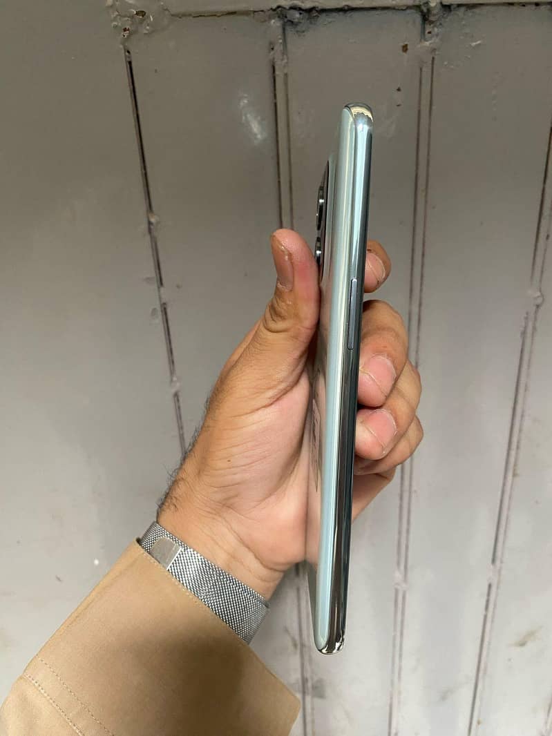 OnePlus 10T 6