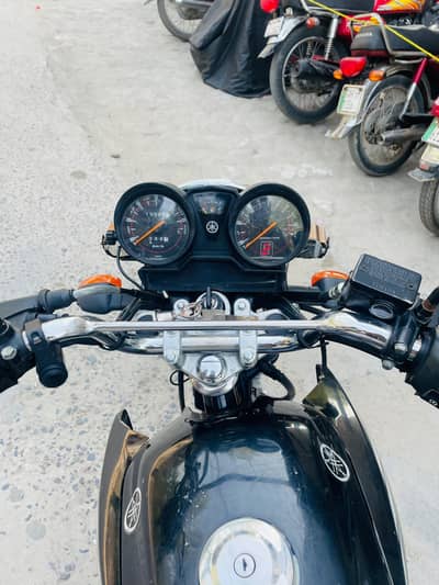 Yamaha ybr 125 black 2025