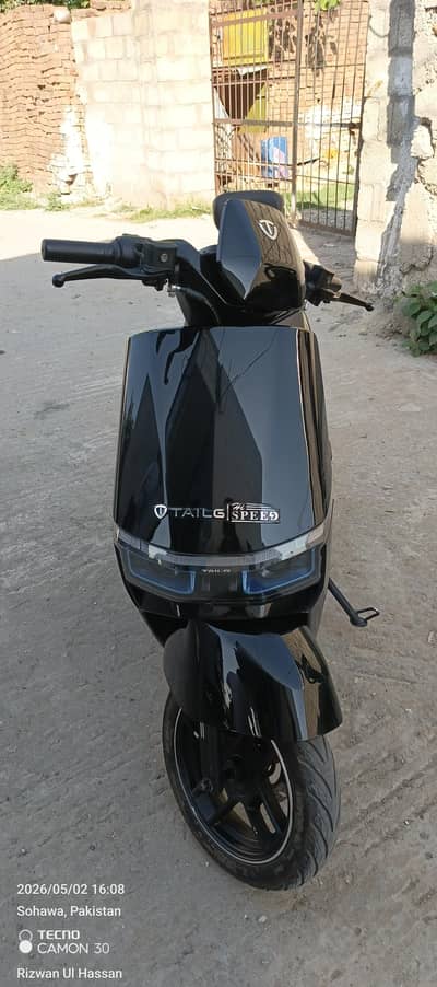 High Speed Tail G Electric Scooty Urgent Sale