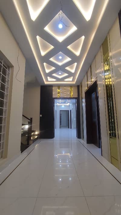 1 Kanal Spacious House Is Available In Punjab Govt Employees Society For Sale