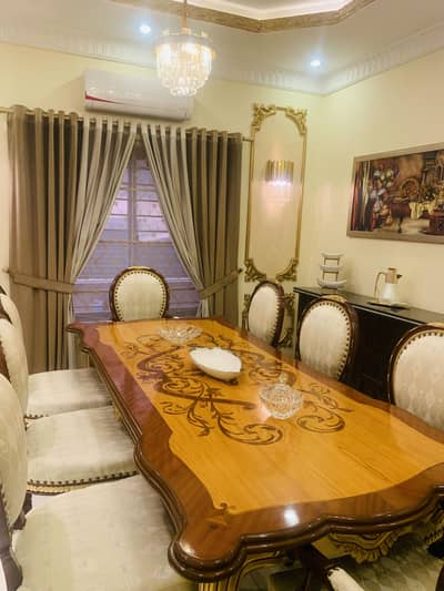 solid dinning 8 seater