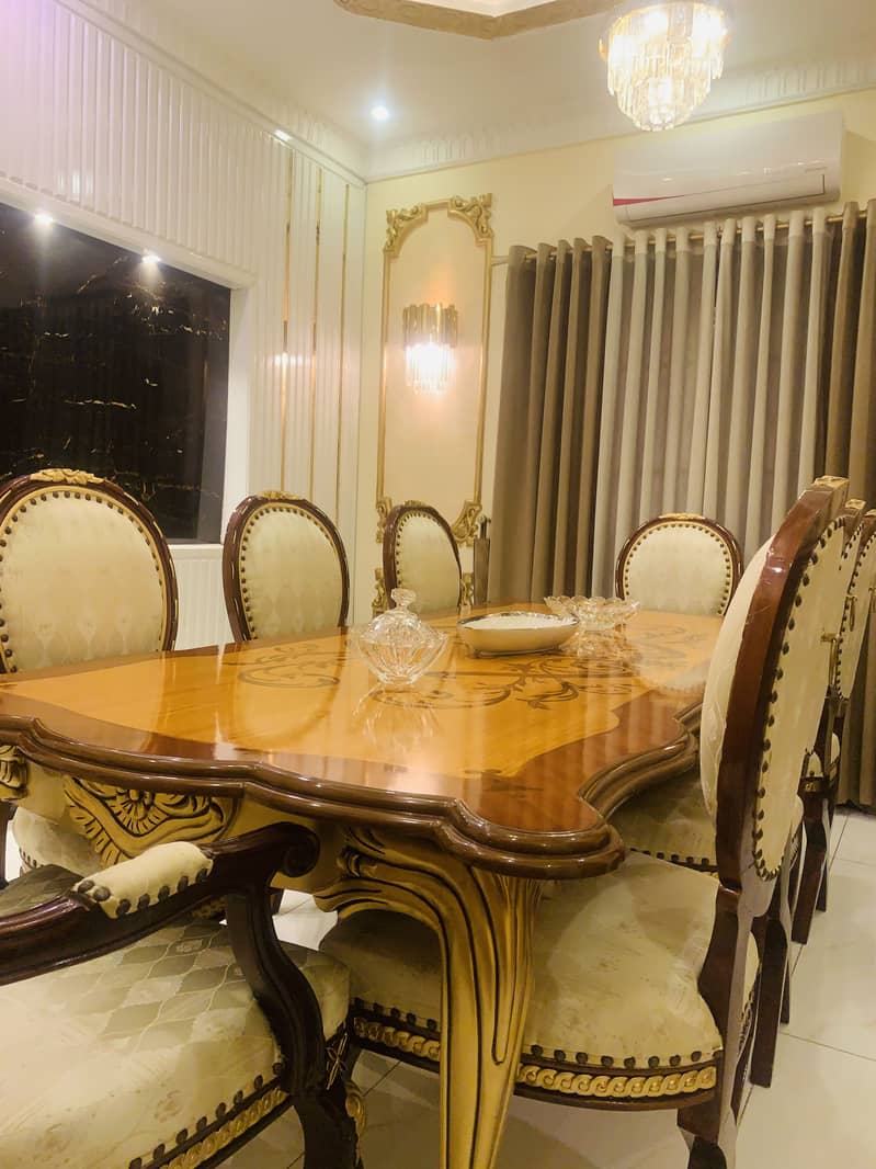 solid dinning 8 seater 1