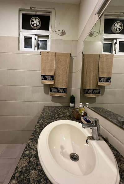 Per day apartment available luxury Furnished on f11