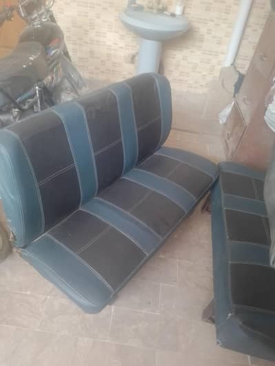 Suzuki bolan back seats.