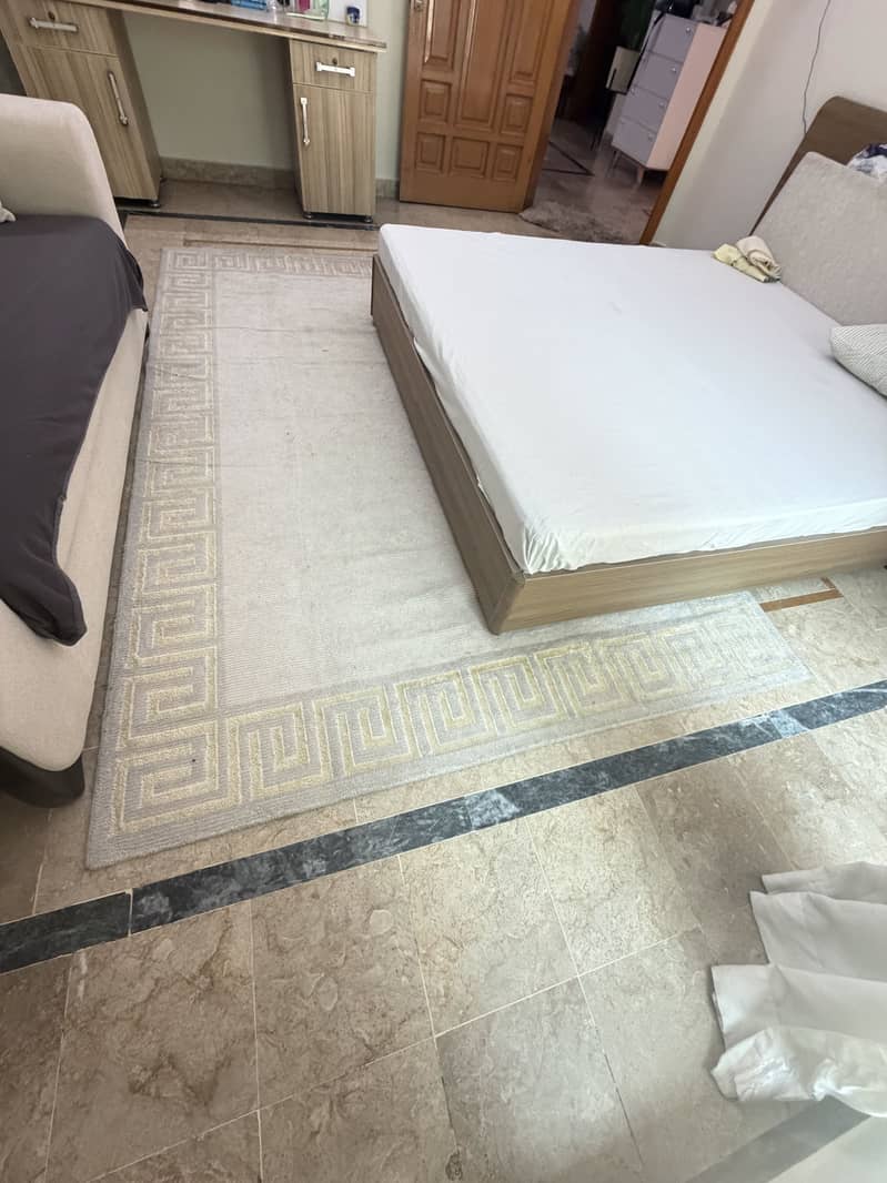 Centre. carpet 0