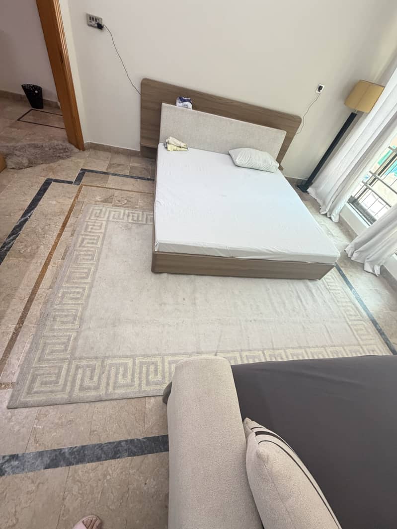 Centre. carpet 3