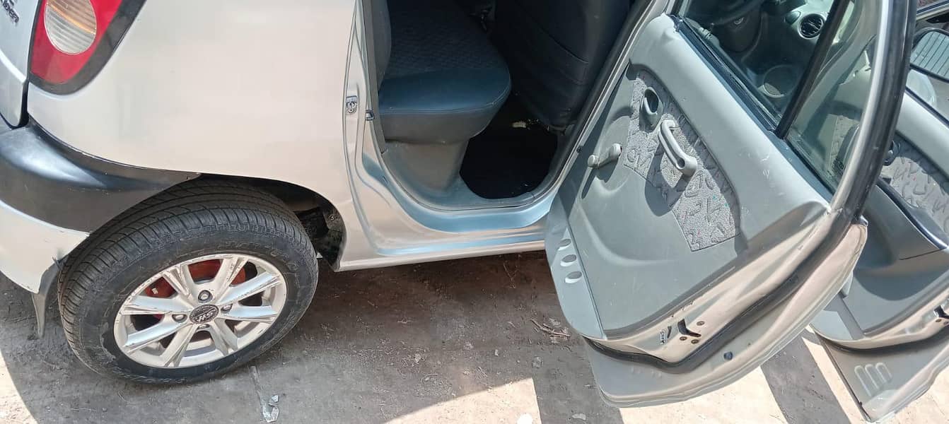 santro Executive 3