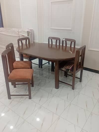 dinning table and 6 chairs