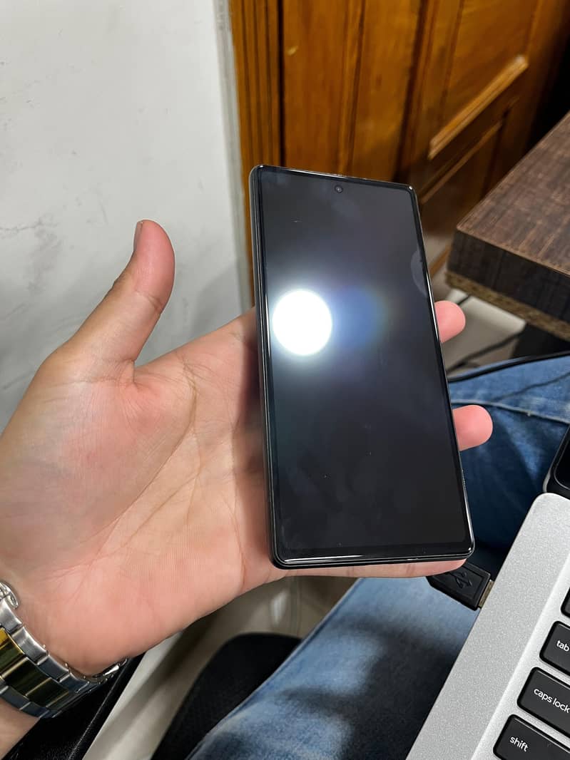 Google pixel 6A 3
