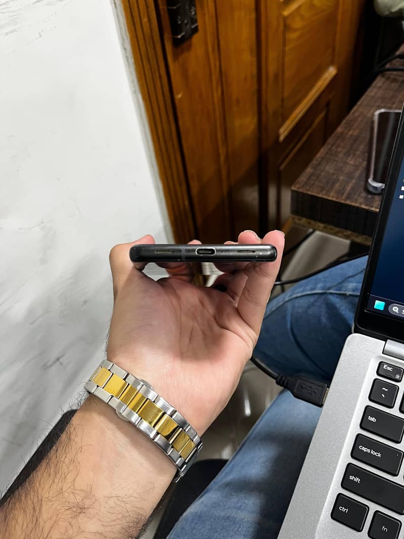 Google pixel 6A 4