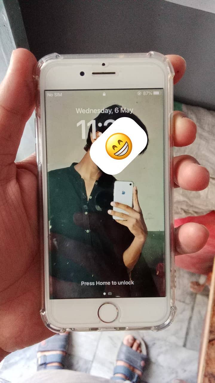 Iphone 8 10/10 condition 5
