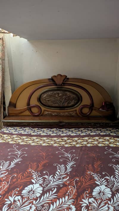stylish bed for sale aik side break hua