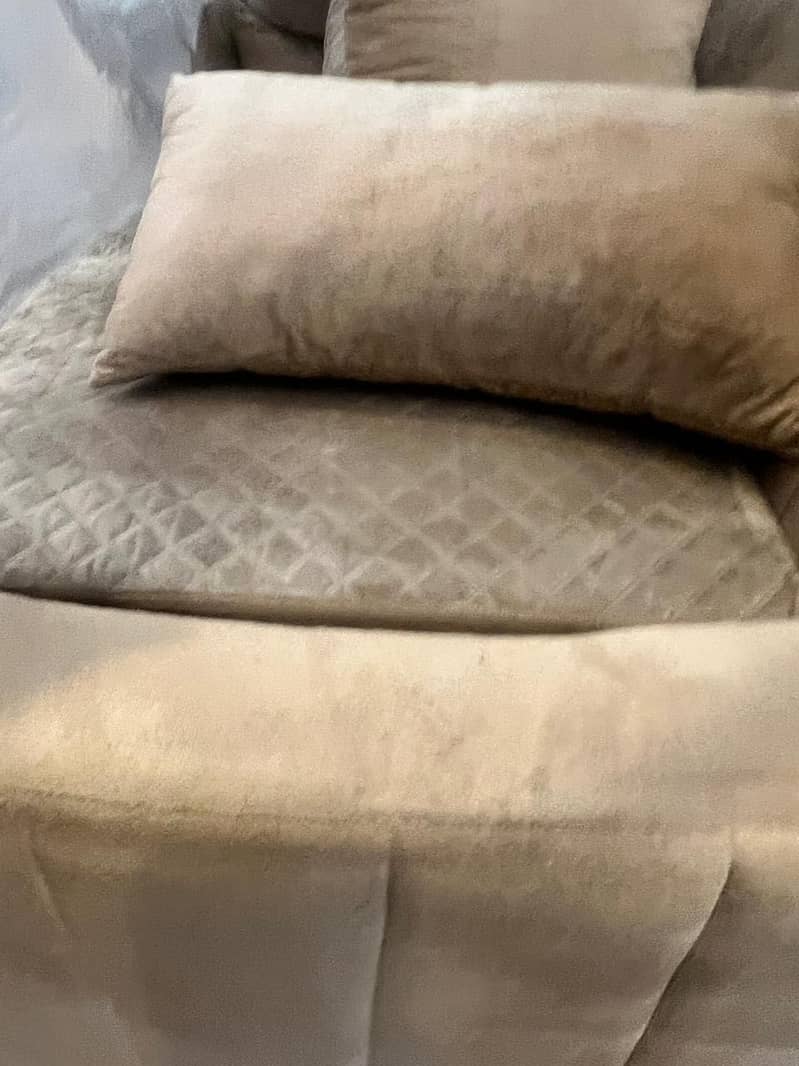 Slightly used sofa set 5