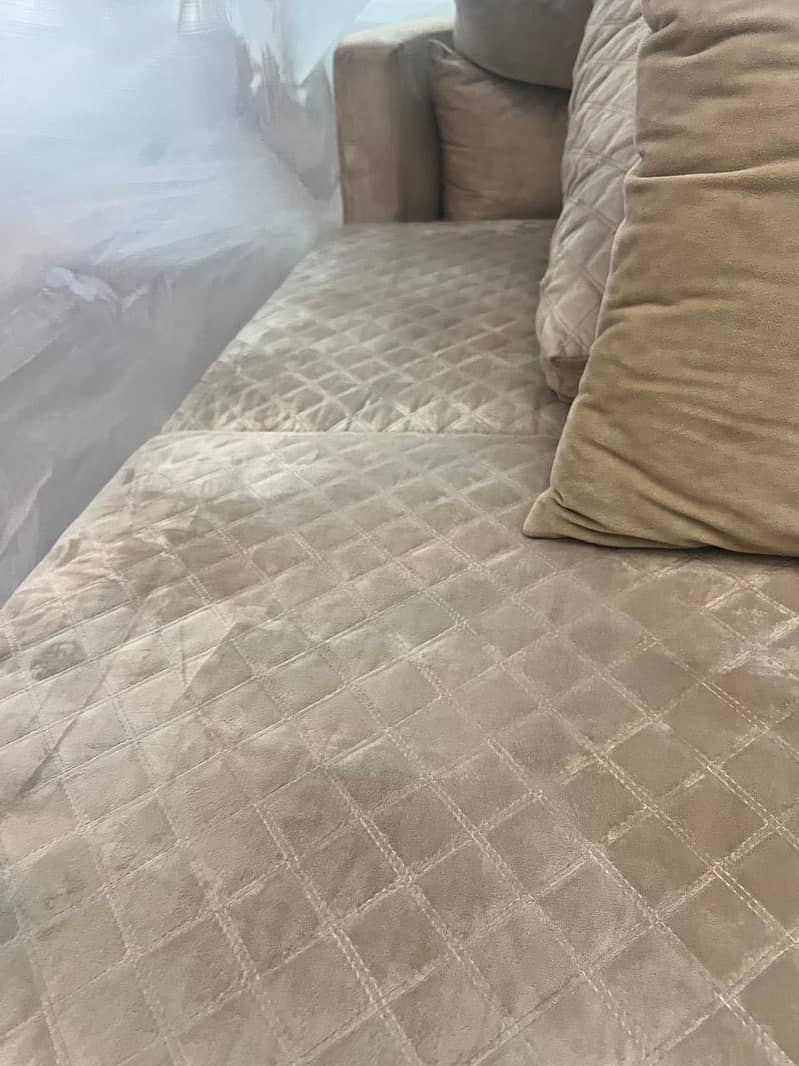 Slightly used sofa set 8
