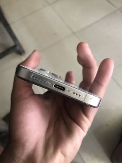 iPhone 15 pro jv