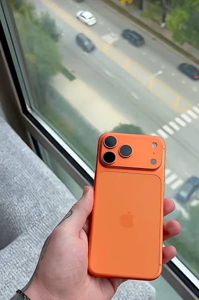 iphone 17pro max condition 10/10