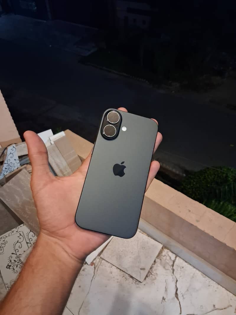 iPhone 16 1