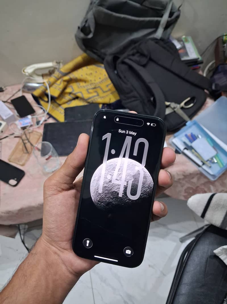 iPhone 16 9