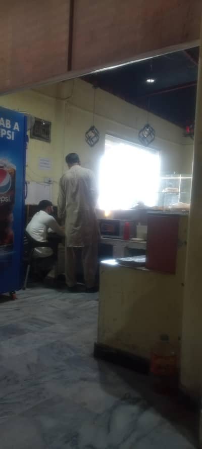 canteen Ror rent canteen liya tandoori roti karigar chiya 03425046110