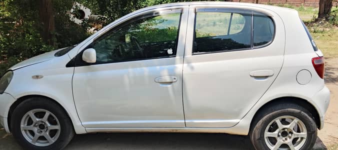vitz 2001 family use car