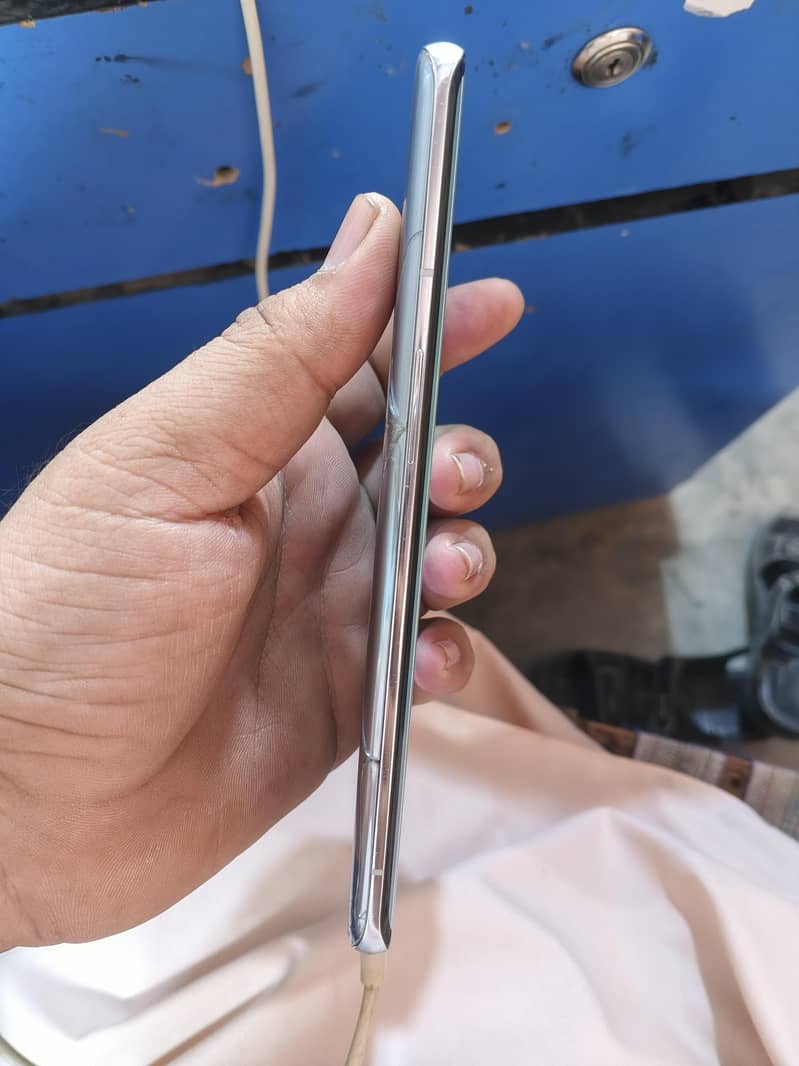 OnePlus 9 pro 8/128 3