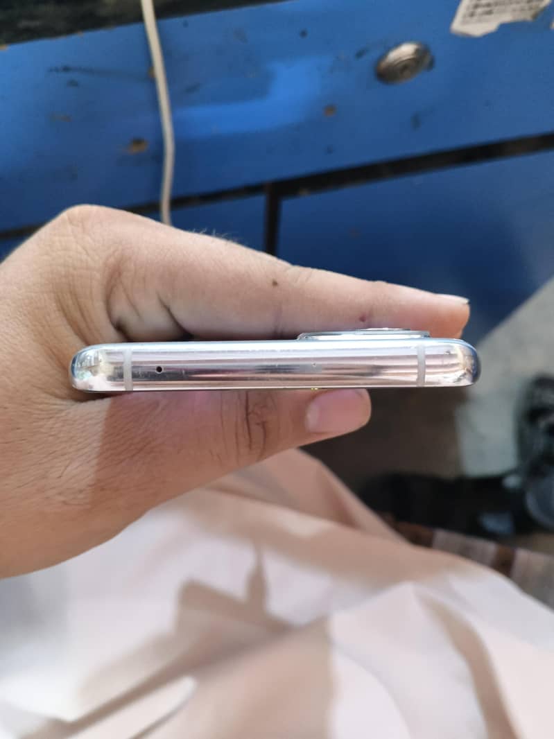 OnePlus 9 pro 8/128 4