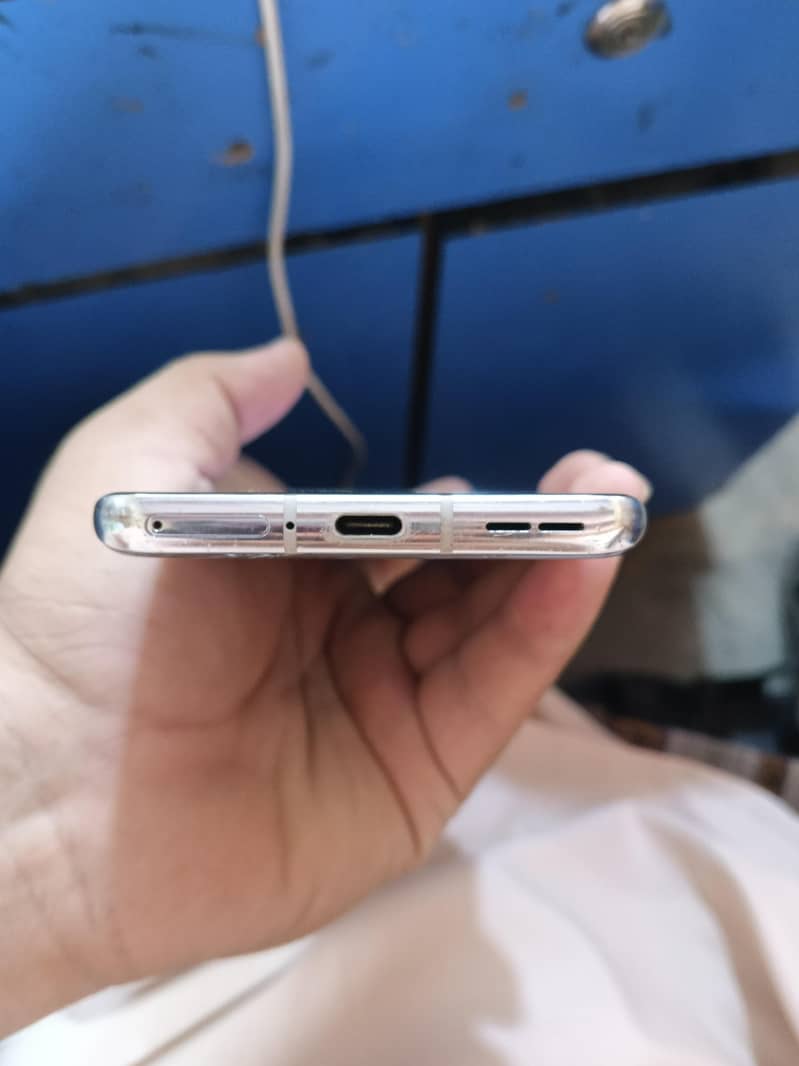 OnePlus 9 pro 8/128 5