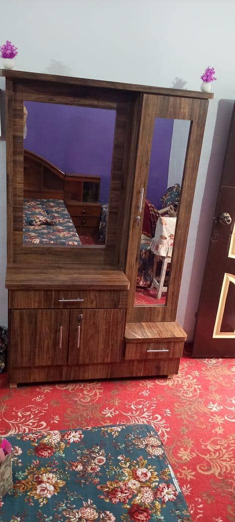 Dressing Table 0