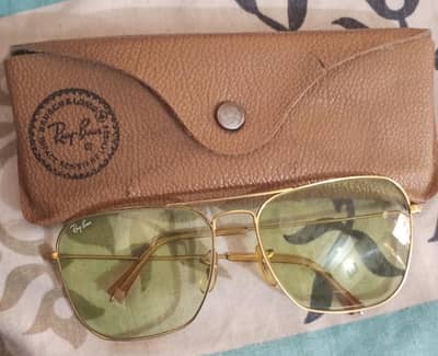 selling old ray ban glasses