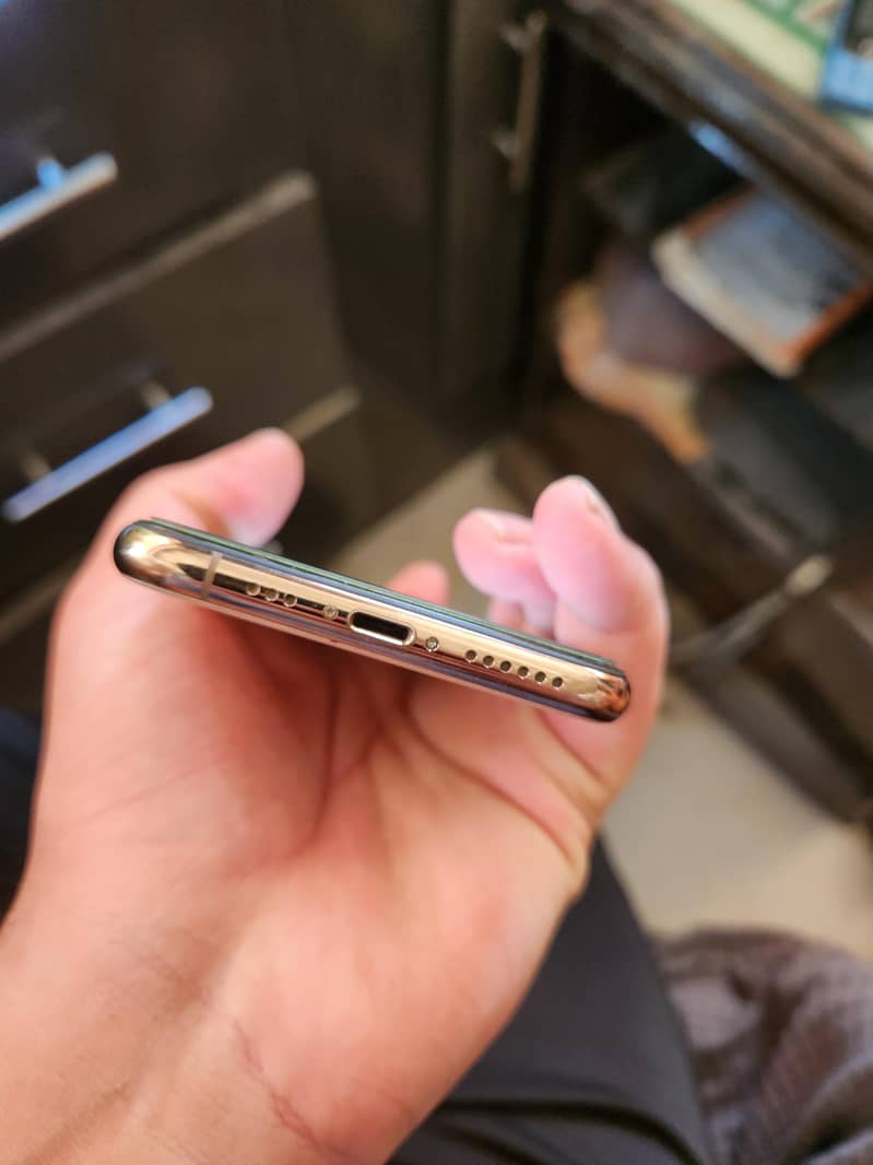 iphone xs 2