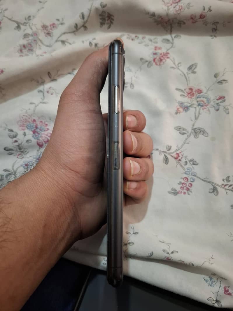 iPhone 11 pro max 2