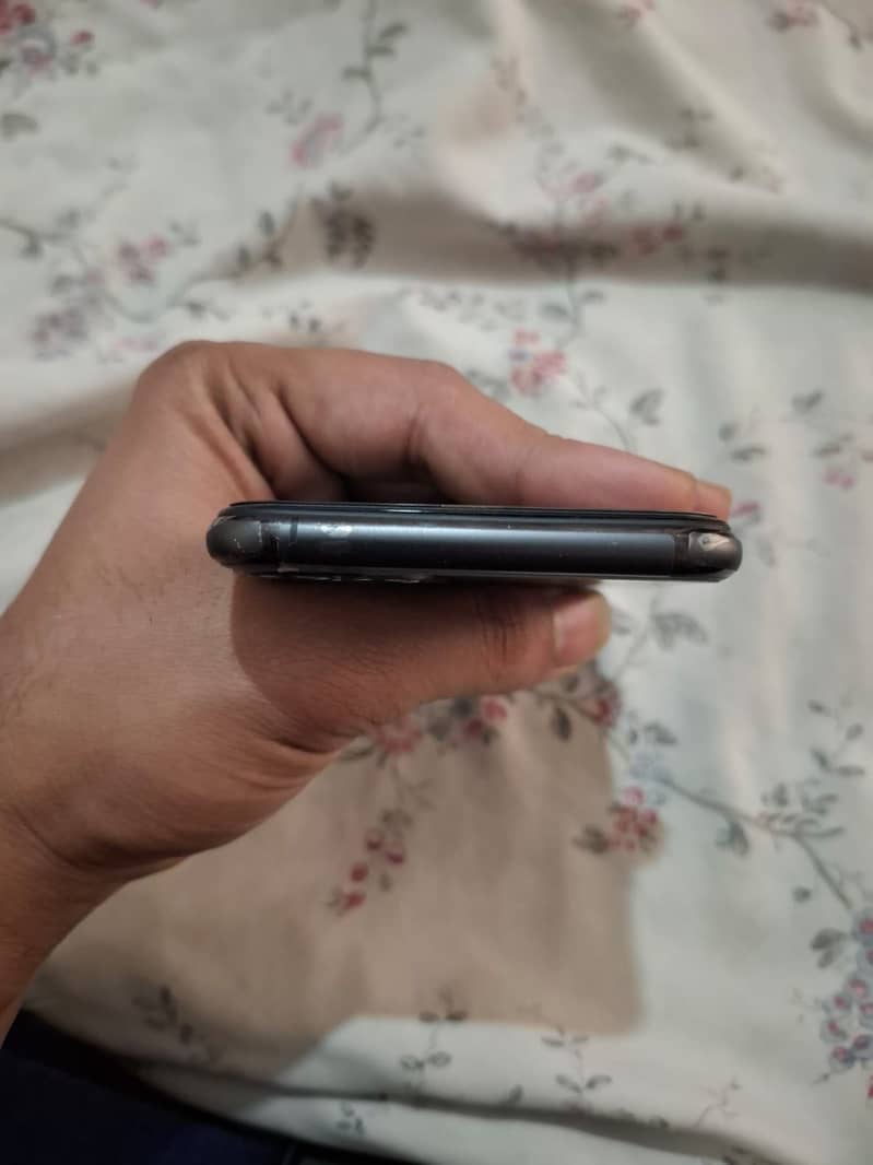 iPhone 11 pro max 4