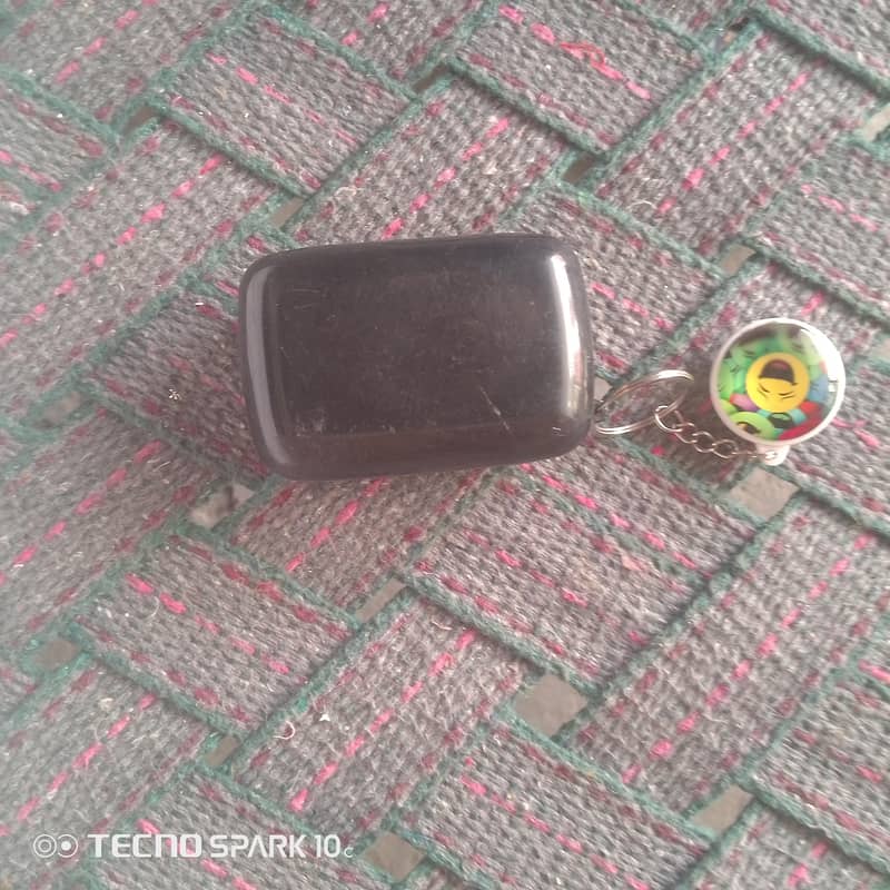 M19 earbuds 0
