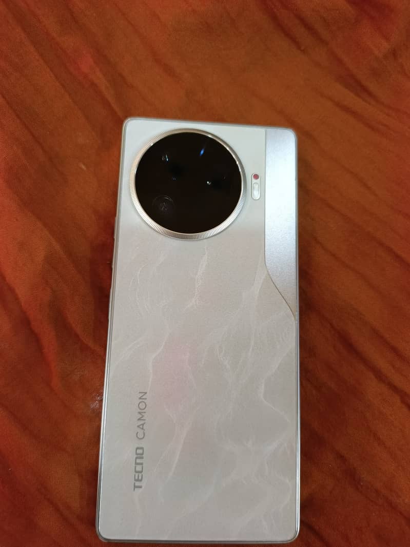Tecno CAMON 30 Pro 7