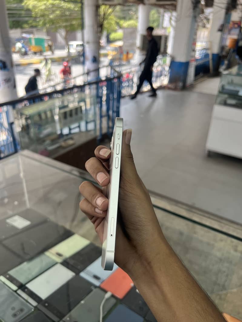 iPhone 12 2
