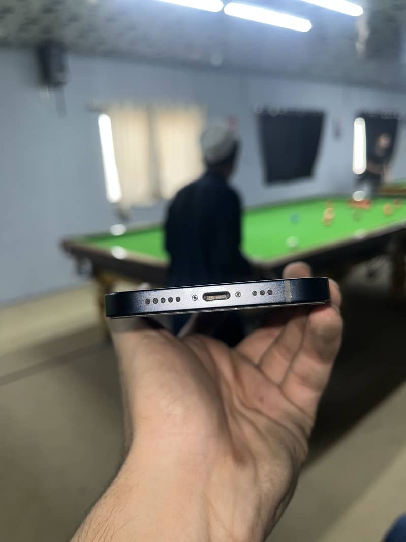 Iphone 12 10/10 4