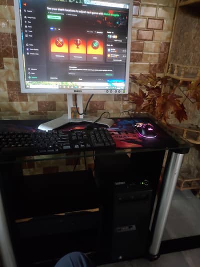 Gaming pc with monitor