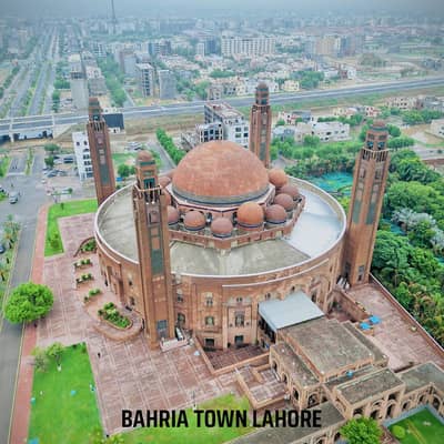 8 MARLA CORNER HOT LOCATION COMMERCIAL PLAZA FACING EIFFEL TOWER FOR SALE WITH 15 LAC RENTAL INCOME IN QUAID BLOCK- BAHRIA TOWN LAHORE