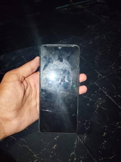 Infinix hot 11 play. . . . 4/64 touch break ha but Sahi chl rha . .