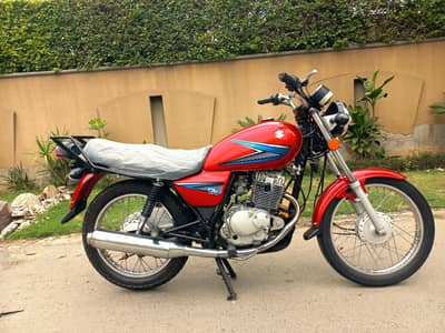 Suzuki GS 150 model totally new bike 7500 km driven only