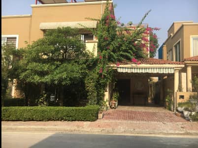 12 MARLA USED DEFINCE VILLA 4 BEDROOM FOR SALE