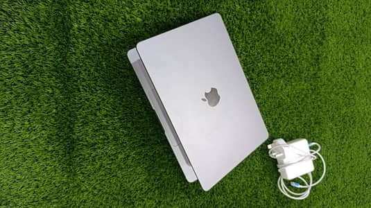 Laptop Macbook Air 2024, M3, 100% Health, 16GB RAM, 256GB SSD