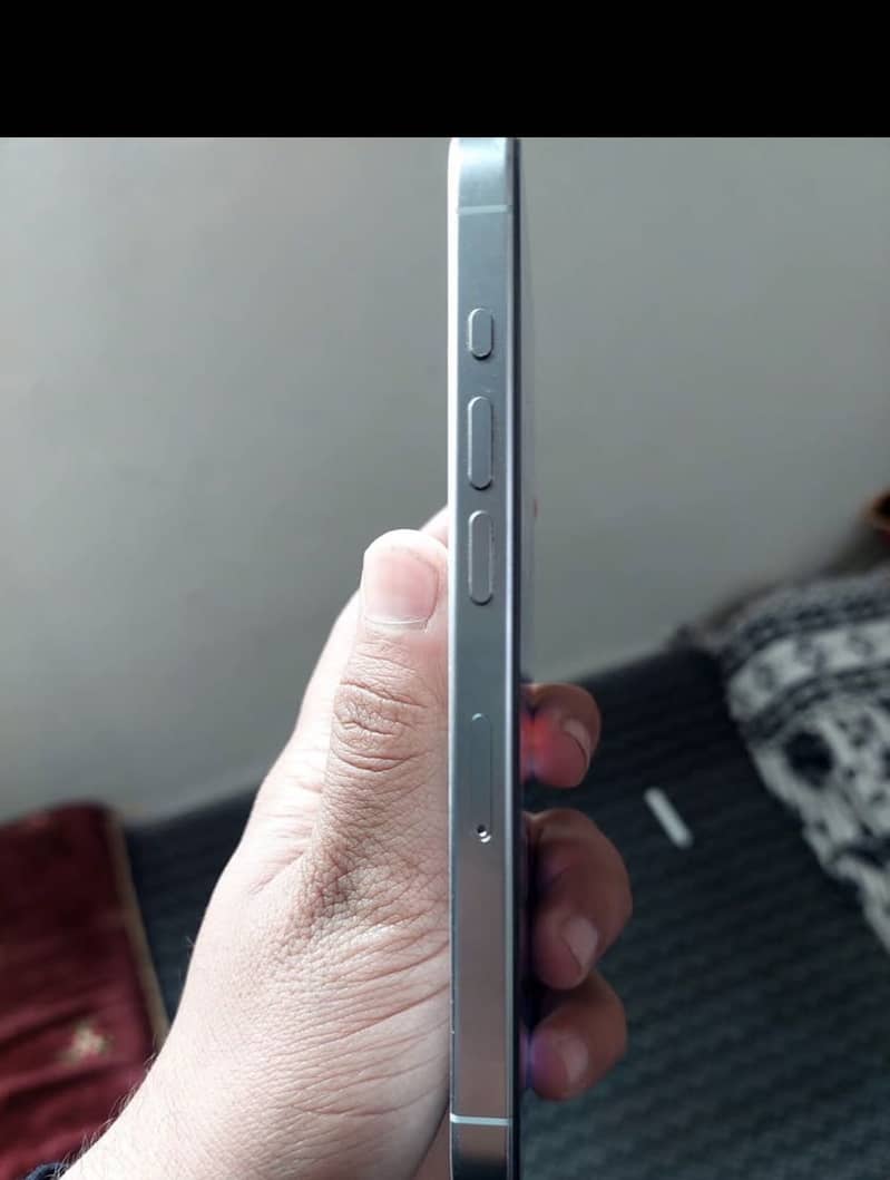 iPhone 15 pro 3