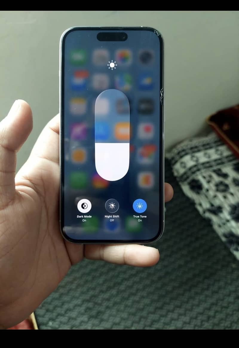iPhone 15 pro 4