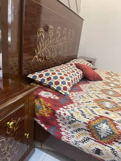 Pure wood bed in very good condition