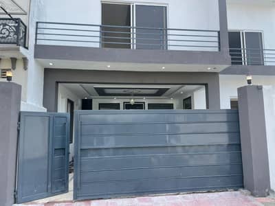 BANI GALA 10 MARLA BRAND NEW DOUBLE STORY HOUSE FOR SALE