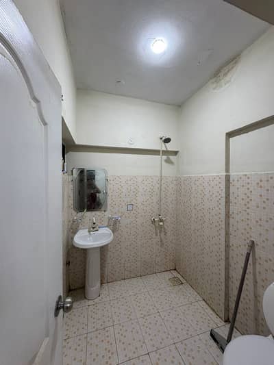 It's builder transfer apartment 2 bed D*D flat for sale it's in 10 th floor already family is living there west open apartment nearby all facilities properly good and calm environment where family can live in peaceful environment