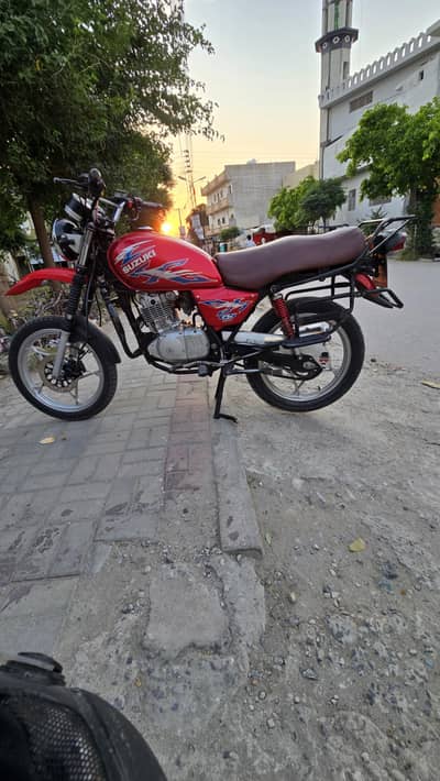 Suzuki GS150 SE