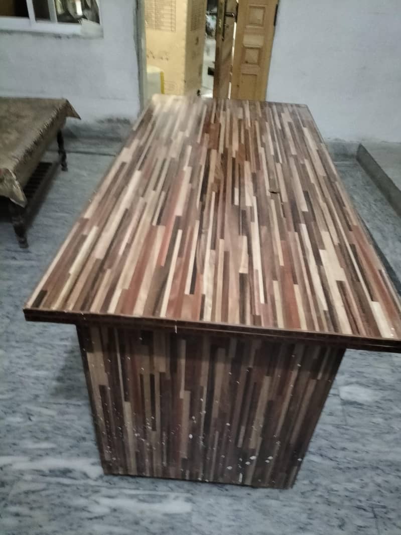 Computer table 1